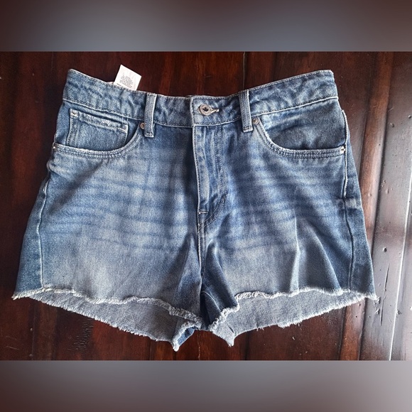 Buffalo David Bitton Pants - Buffalo High Rise Relaxed Short  Goldie Shorts